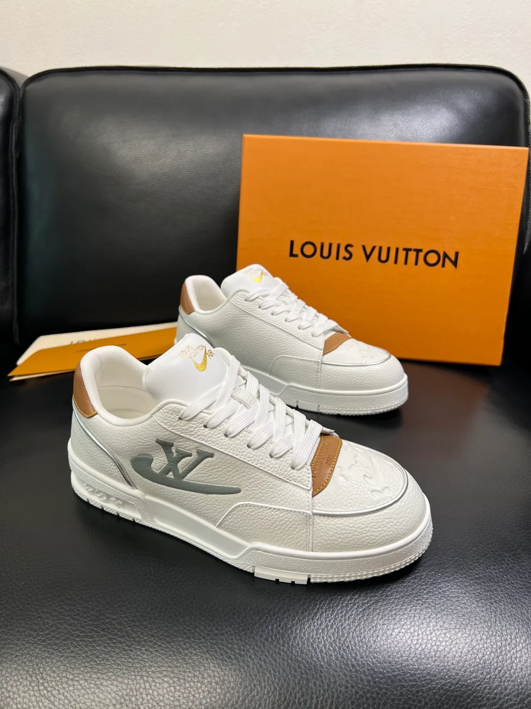 Men's shoes 💰840 Lv high quality top crafts Louis Vuitton, sports sneakers counter synchronization, uppers imported from Italy, high-quality splicing colorful complex crafts, imported mesh pads soft and comfortable, soles: original soles specially provided by the original factory, T men's shoes 💰U exclusive movable molded soles super comfortable, original factory single goods, code number 39-44 (customized 38 45)